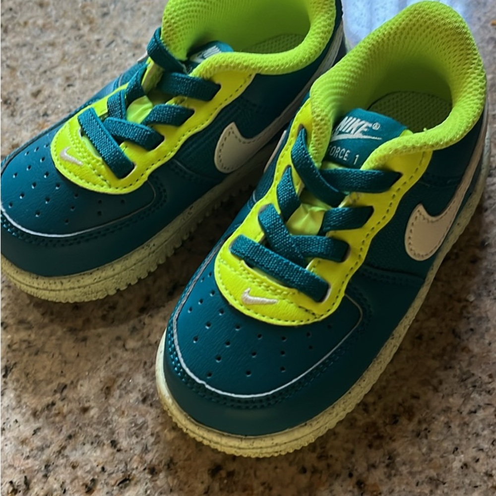 Nike Kids Blue and Neon Yellow Sneakers